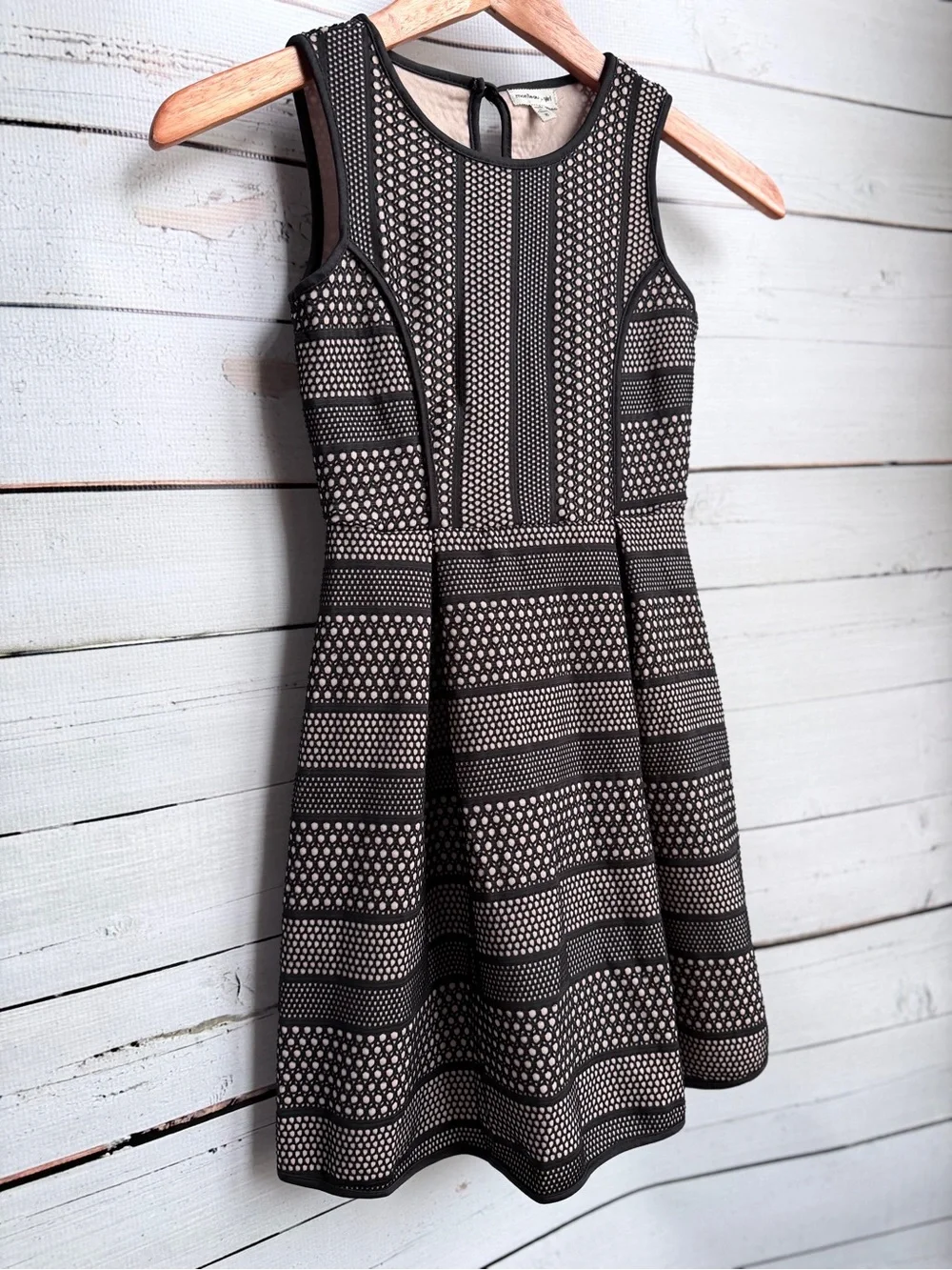 Monteau Black & White Sleeveless Fit and Flare Party Dress